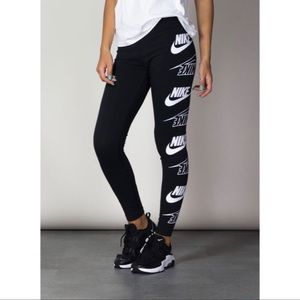 Nike NSW Futura Leg-A-See Leggings